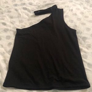 Fully tilt one shoulder chocker top